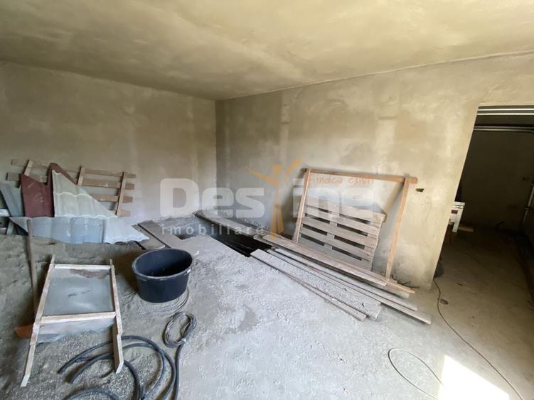 Casă individuală cu 7 camere cu Canalizare în Borlești