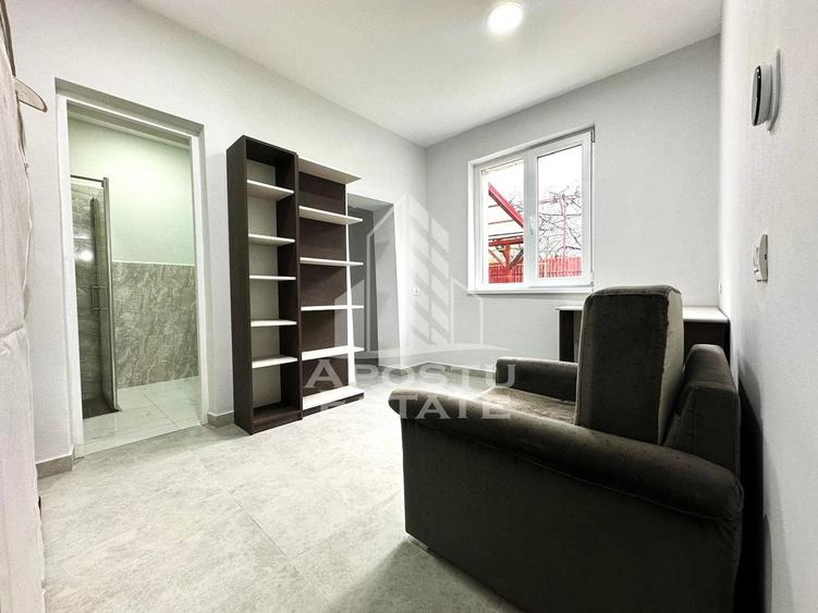 Apartament cu 3 camere decomandat, mobilat în Boul Roșu