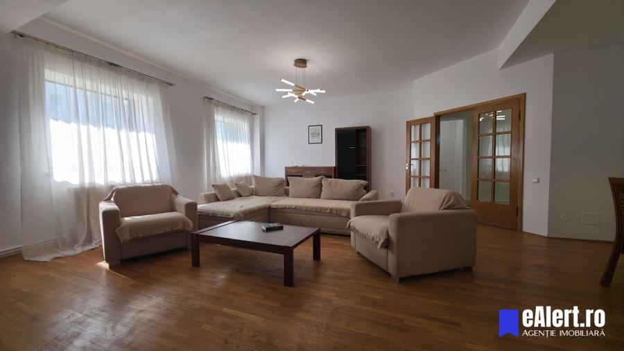 Apartament cu 3 camere decomandat în Unirii — fotografia 1