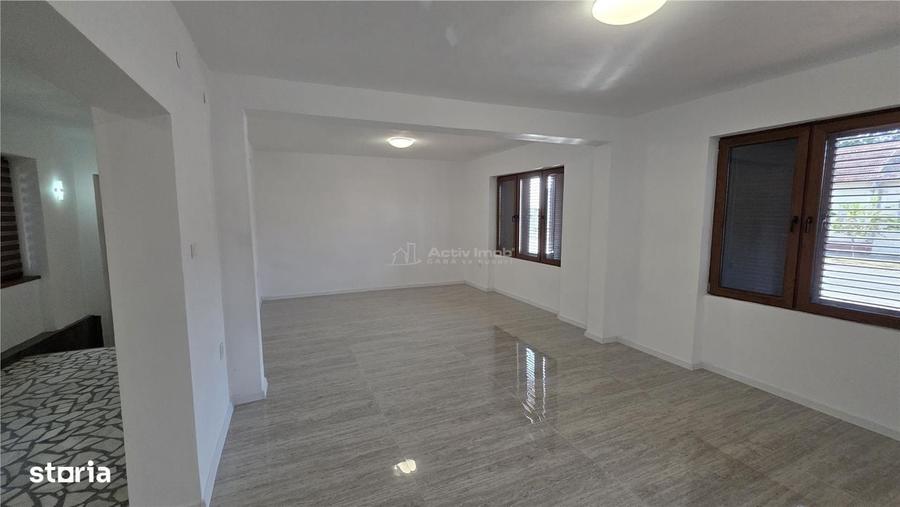 Spațiu comercial, de 130 mp, în Răcășdia