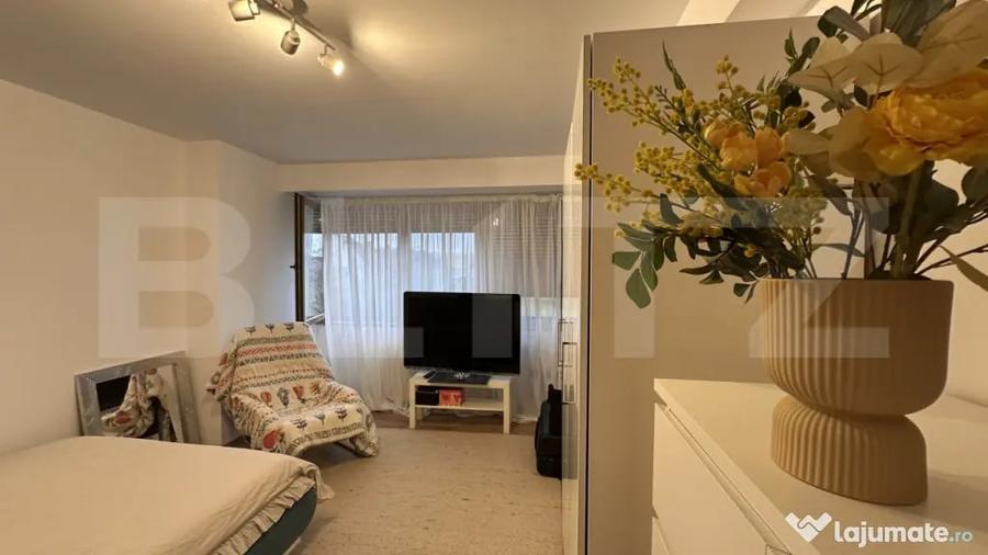 Apartament cu 4 camere decomandat în Centru Civic