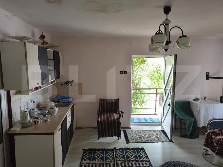 Casă individuală cu 3 camere cu Canalizare în Sud-Vest