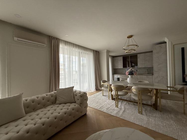 Apartament cu 4 camere în Pipera