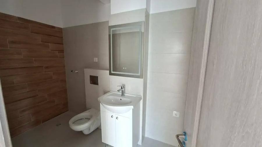 Apartament cu 3 camere decomandat în Theodor Pallady