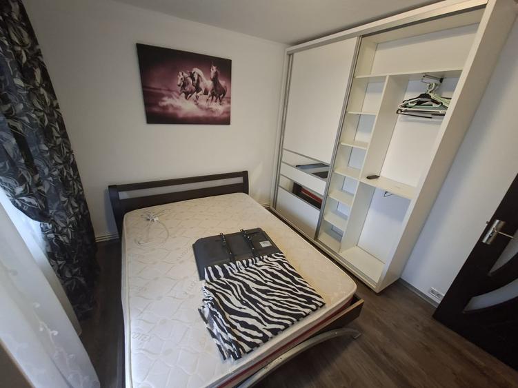 Apartament cu 2 camere decomandat în Poarta 6