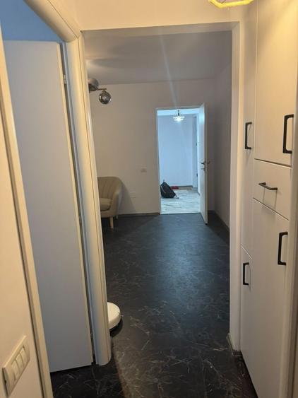 Apartament cu 3 camere decomandat, mobilat în Berceni