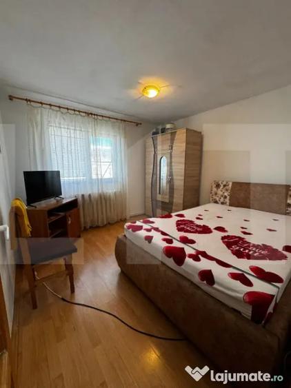 Apartament cu 3 camere decomandat, mobilat în Central