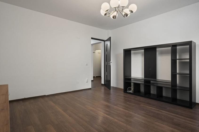 Apartament cu 3 camere decomandat, mobilat în Tei
