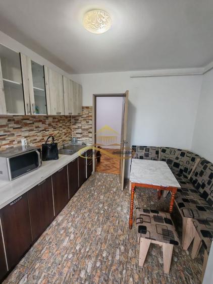 Apartament 3 camere de închiriat – zona RMB - 2