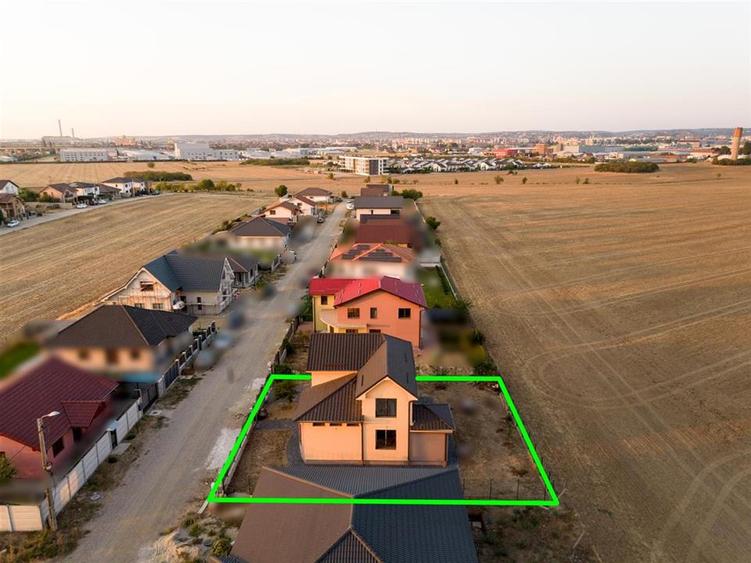 Casă individuală cu 6 camere cu Canalizare în Calea Aradului