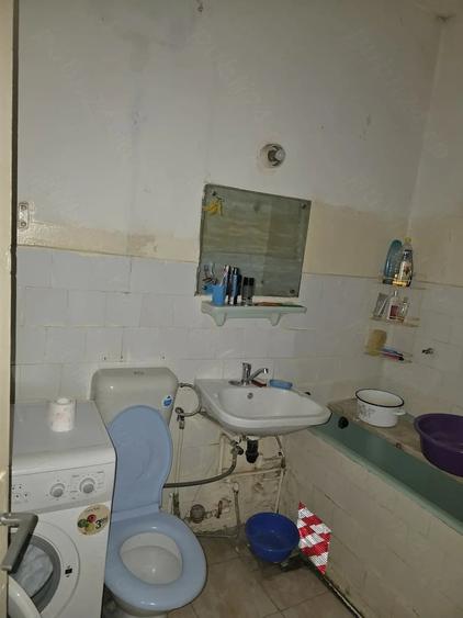 Apartament cu 2 camere decomandat în Tractorul