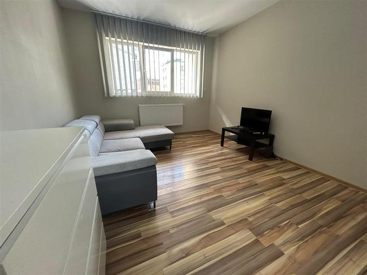Apartament cu 2 camere decomandat, mobilat în Ipotești