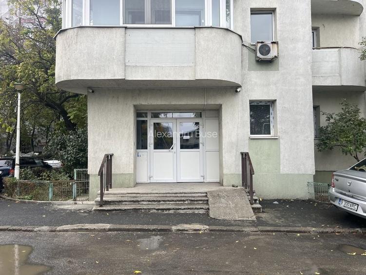 Vand garsoniera zona Costin Georgian .