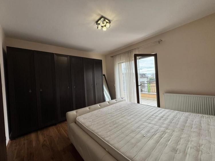 Apartament cu 2 camere semidecomandat, mobilat în Bună Ziua