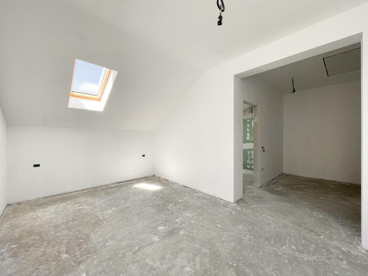Duplex cu 5 camere cu Teren 390 Mp în Moșnița Nouă