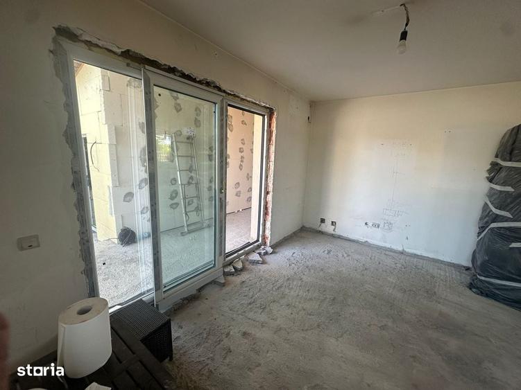 Casă cu 4 camere în Crevedia