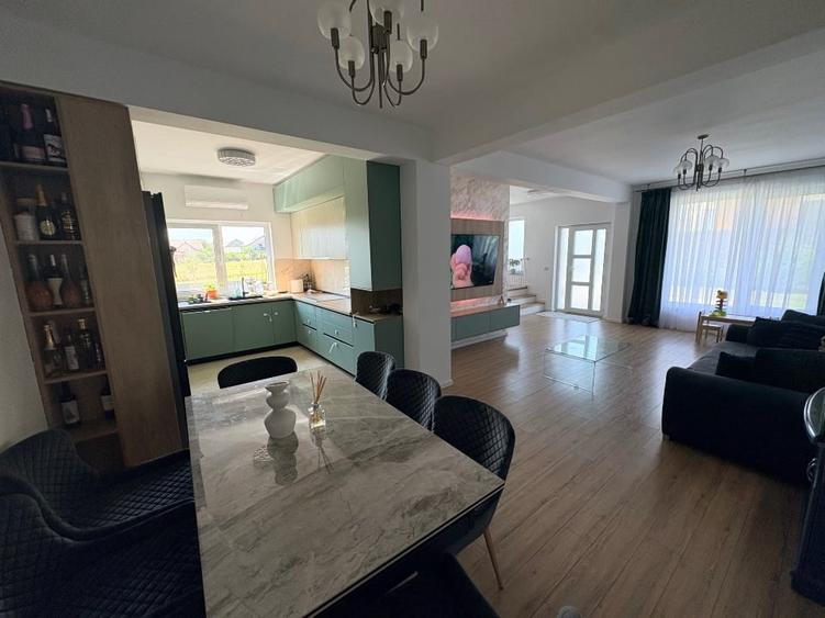 Duplex cu 4 camere cu Canalizare în Valea Lupului