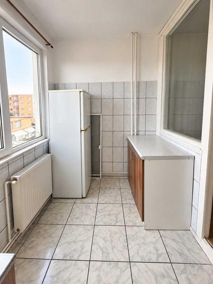 Garsoniera de inchiriat 10 min de Coresi, aproape de Lidl si piata - 6
