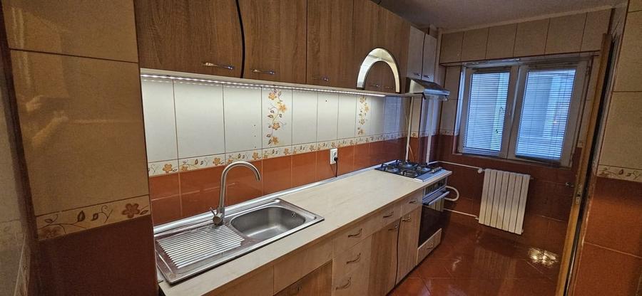 Apartament cu 3 camere decomandat în 13 Septembrie