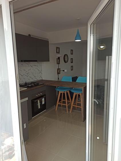 Apartament cu 2 camere semidecomandat, mobilat în Nord-Vest