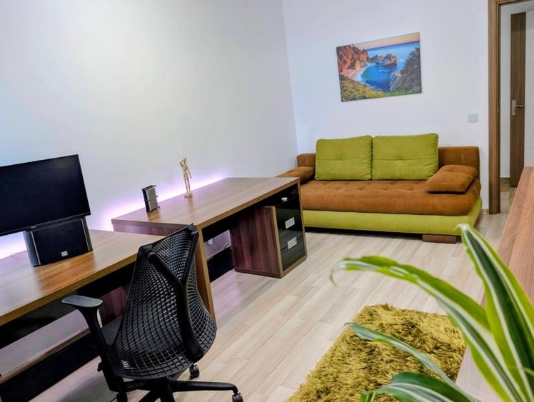 Apartament cu 4 camere decomandat, mobilat în Tractorul