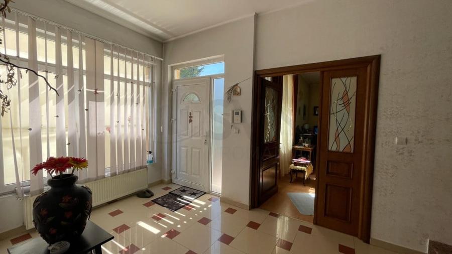 Casă cu 5 camere cu Teren 200 Mp în Dămăroaia