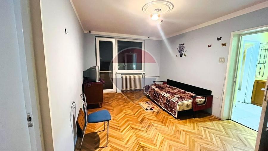 Apartament cu 2 camere semidecomandat, mobilat în Rogerius