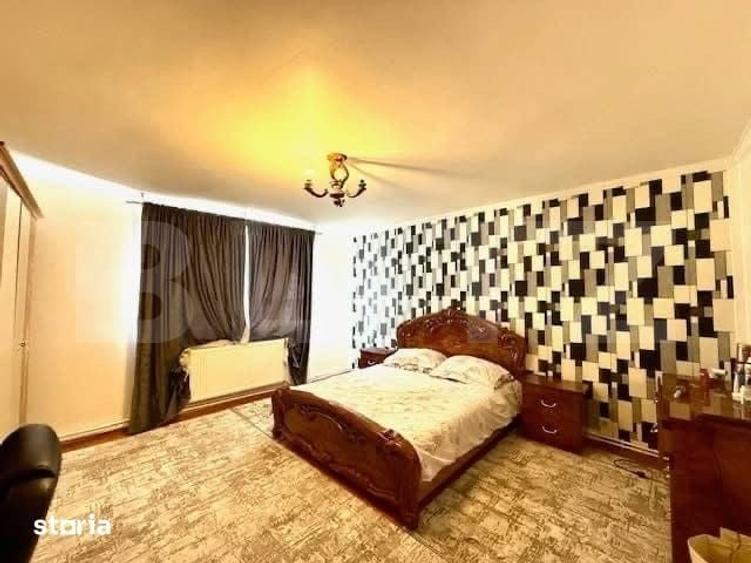 Casă cu 5 camere semidecomandat cu Teren 700 Mp în Central