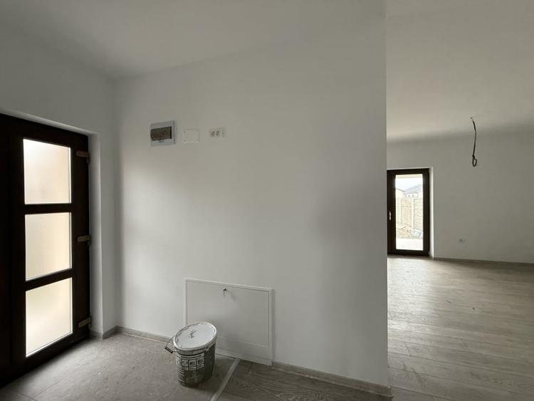 Duplex cu 3 camere cu Teren 300 Mp în Calea Urseni