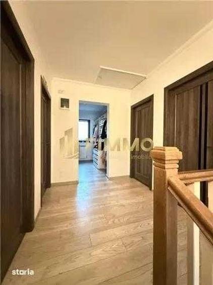 Casă cu 4 camere în Central