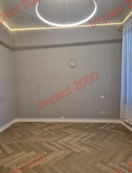 Apartament cu 5 camere în P-ța Ovidiu