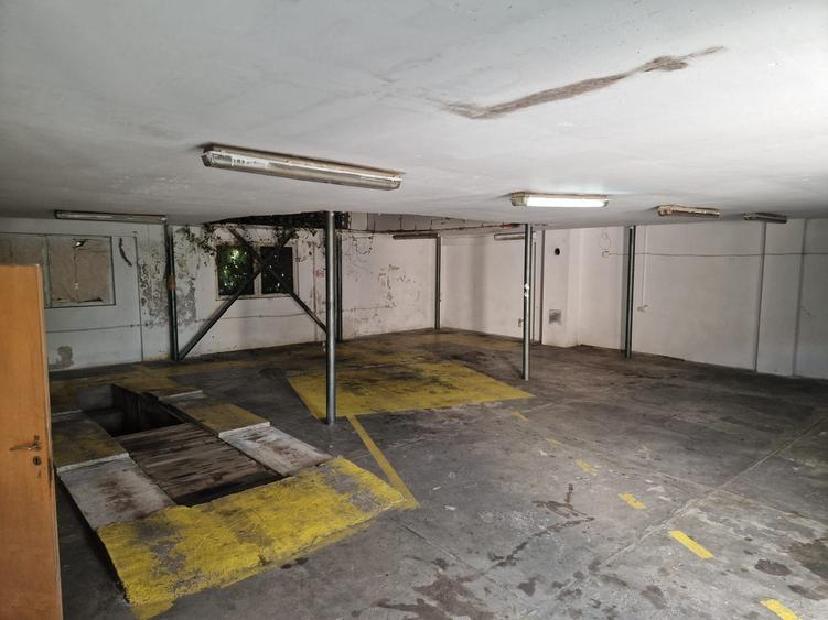 Spațiu comercial, de 700 mp, în Central