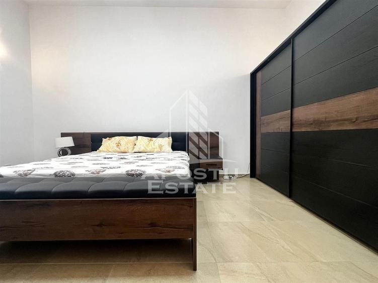 Apartament cu 4 camere circular, mobilat în Central
