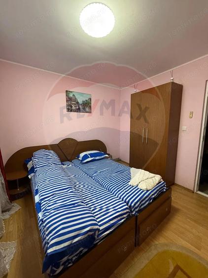 Casă cu 8 camere cu Teren 462 Mp în Central