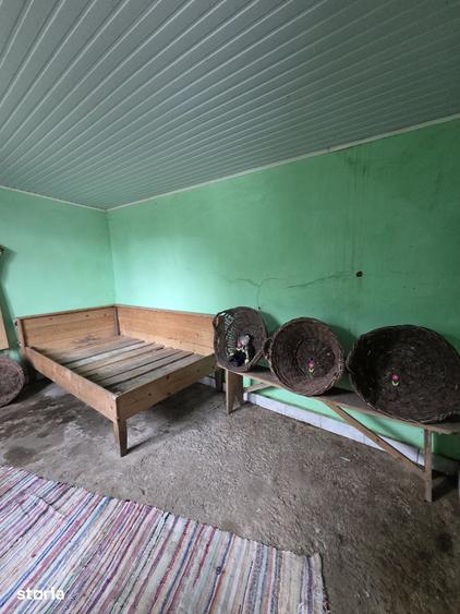 Casă cu 4 camere cu Teren 1500 Mp în Zamostea