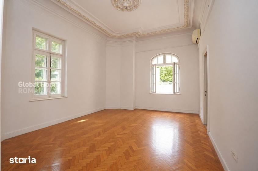 Casă cu 5 camere cu Teren 707 Mp în Central