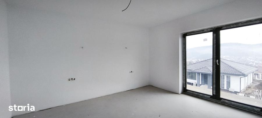 Casă cu 5 camere cu Teren 507 Mp în Corunca