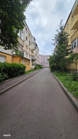 Apartament cu 3 camere în Micro 16