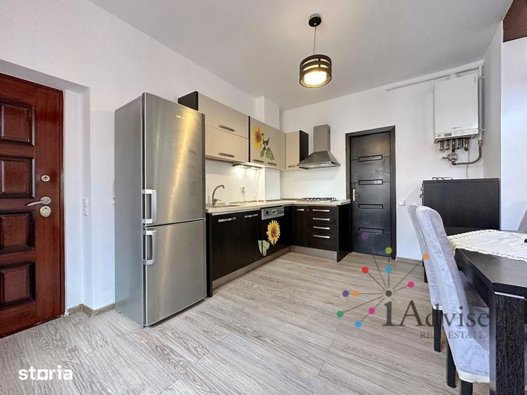 Apartament cu 3 camere semidecomandat în Centrul Istoric
