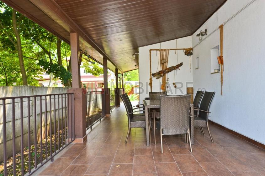 Casă cu 6 camere cu Garaj în Băneasa