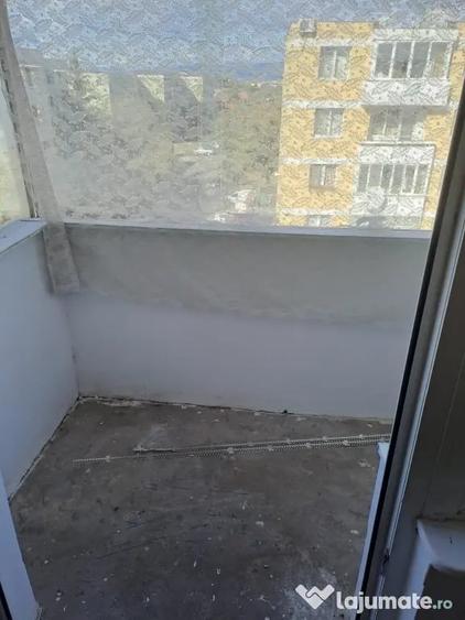Apartament cu 2 camere semidecomandat în Exterior Vest