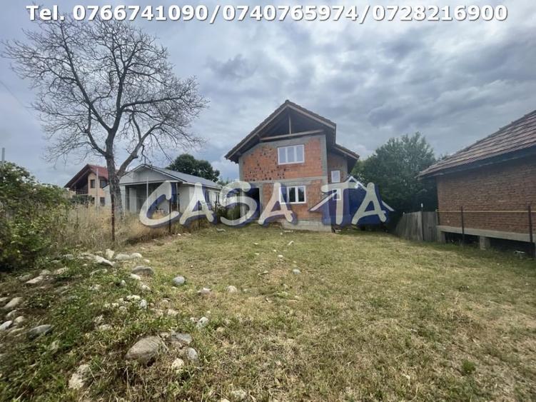 Casă individuală cu 3 camere cu Canalizare în Central
