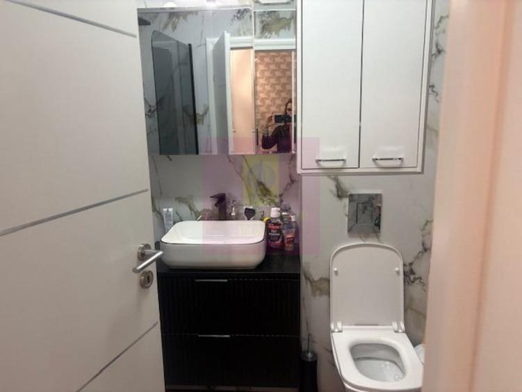 Apartament cu 4 camere decomandat în Titan