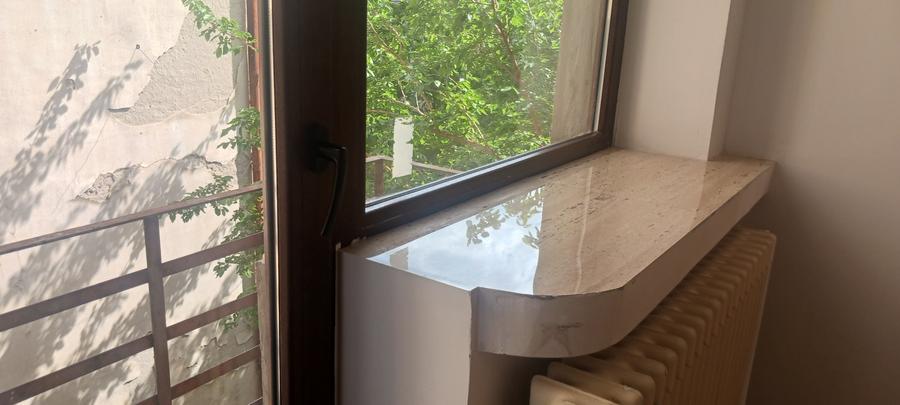 Apartament cu 3 camere semidecomandat în Batistei