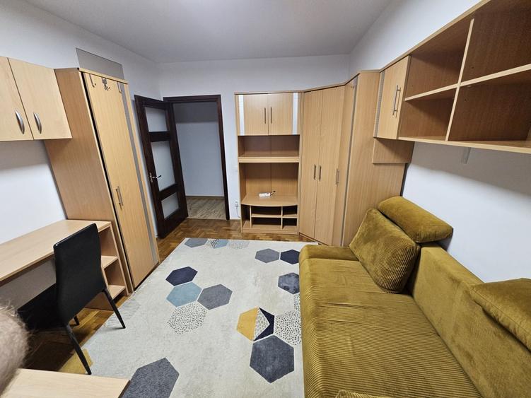 Apartament cu 3 camere decomandat în George Enescu