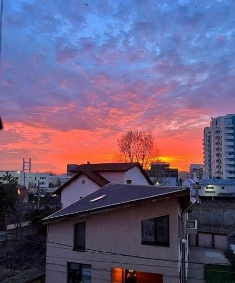 Apartament cu 3 camere semidecomandat în Virtuții