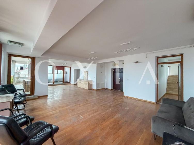 Apartament cu 5 camere decomandat în Complex Studențesc