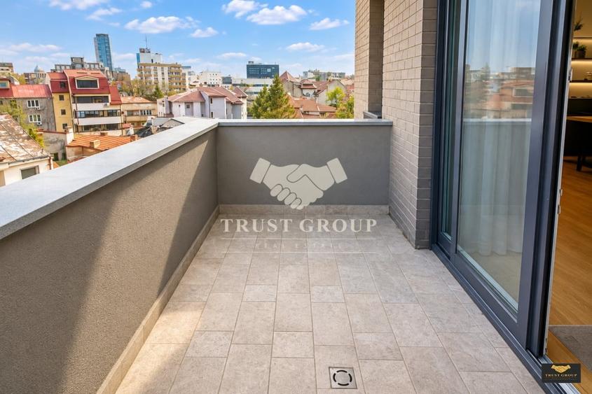 Penthouse cu 4 camere semidecomandat, mobilat în Ultracentral