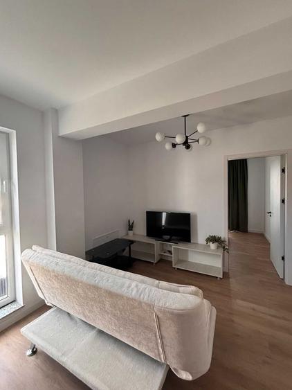 Apartament cu 3 camere decomandat în Florești