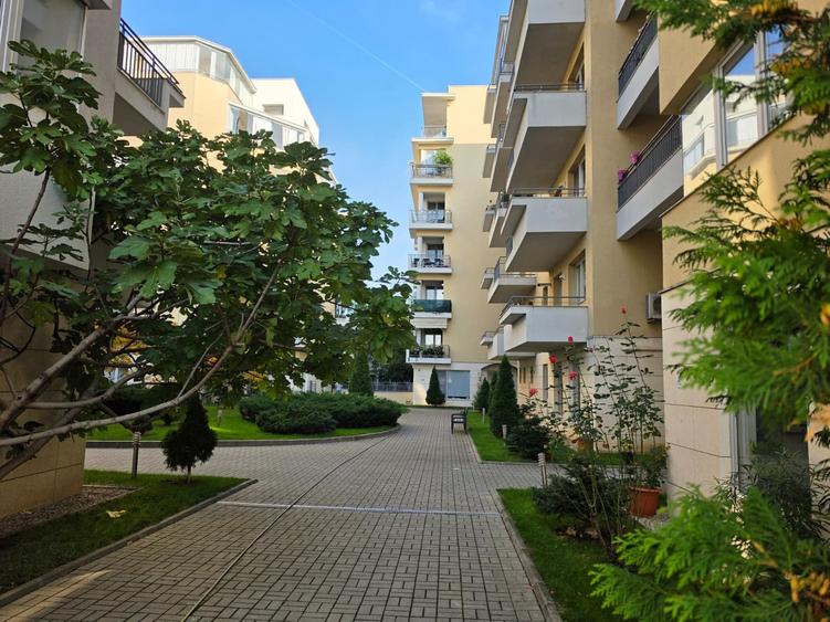 Apartament cu 2 camere decomandat în Parcul Carol